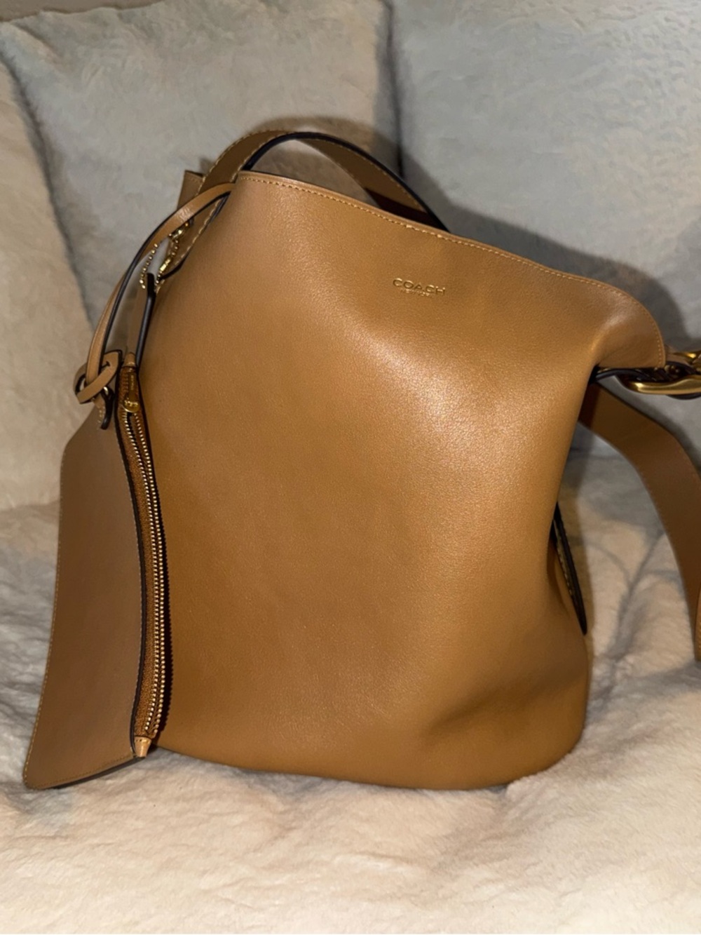 Coach Bleeker bucket honey brown